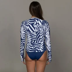 WILD CURVES 24/7 SWIM RASH GUARD TEE